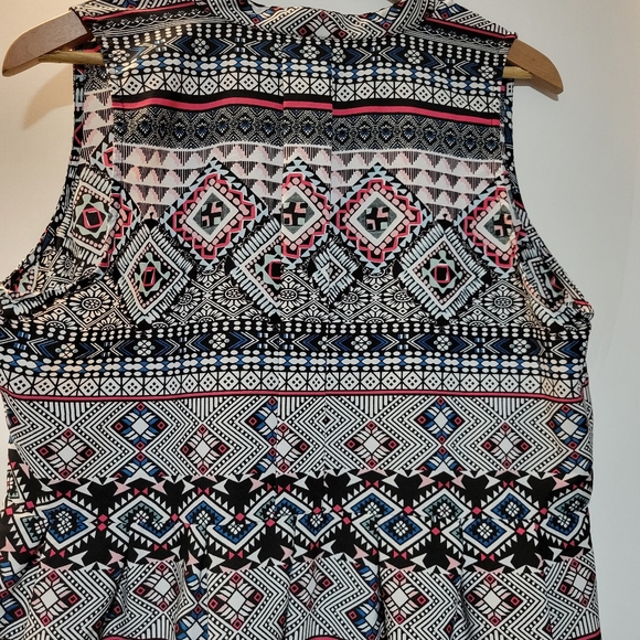 Anthropologie tunic top - Picture 4 of 9